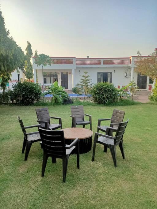 Achal Farm जंगल में मंगल Villa Gurgaon Exteriör bild